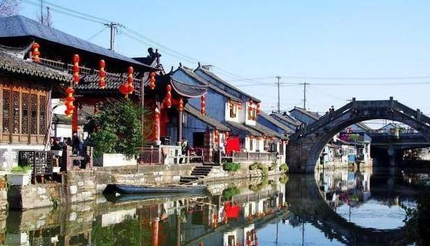 空袭敌营